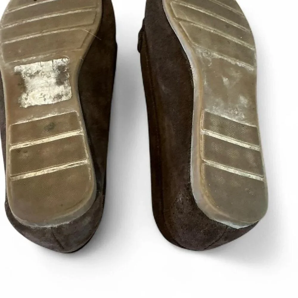 Women’s Brown leather loafers moccasin with silver buckle detail‎ size 7.5